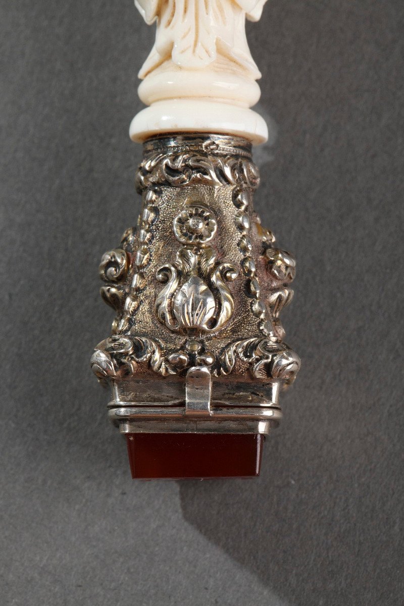 A Dieppe Ivory Desk Seal With Silver And Agate. Mid 19th Century. Restauration. -photo-4