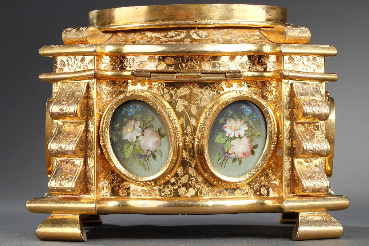 Mid-19th Century Engraved Gilted Bronze Mounted Casket With Miniatures. -photo-3