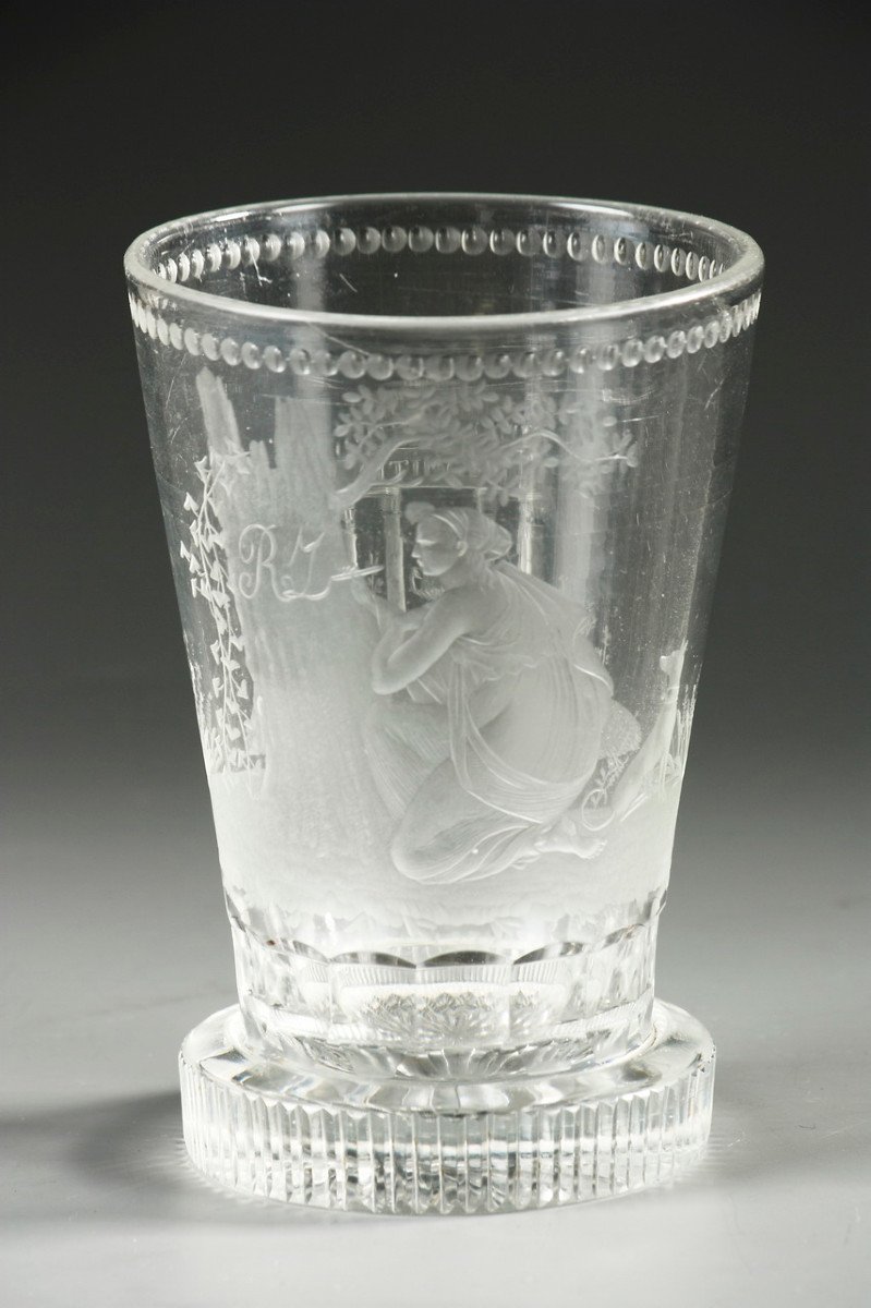 Verre Gravé Et Taillé Représentant Une Allégorie De l'Amitié. Circa 1800. 