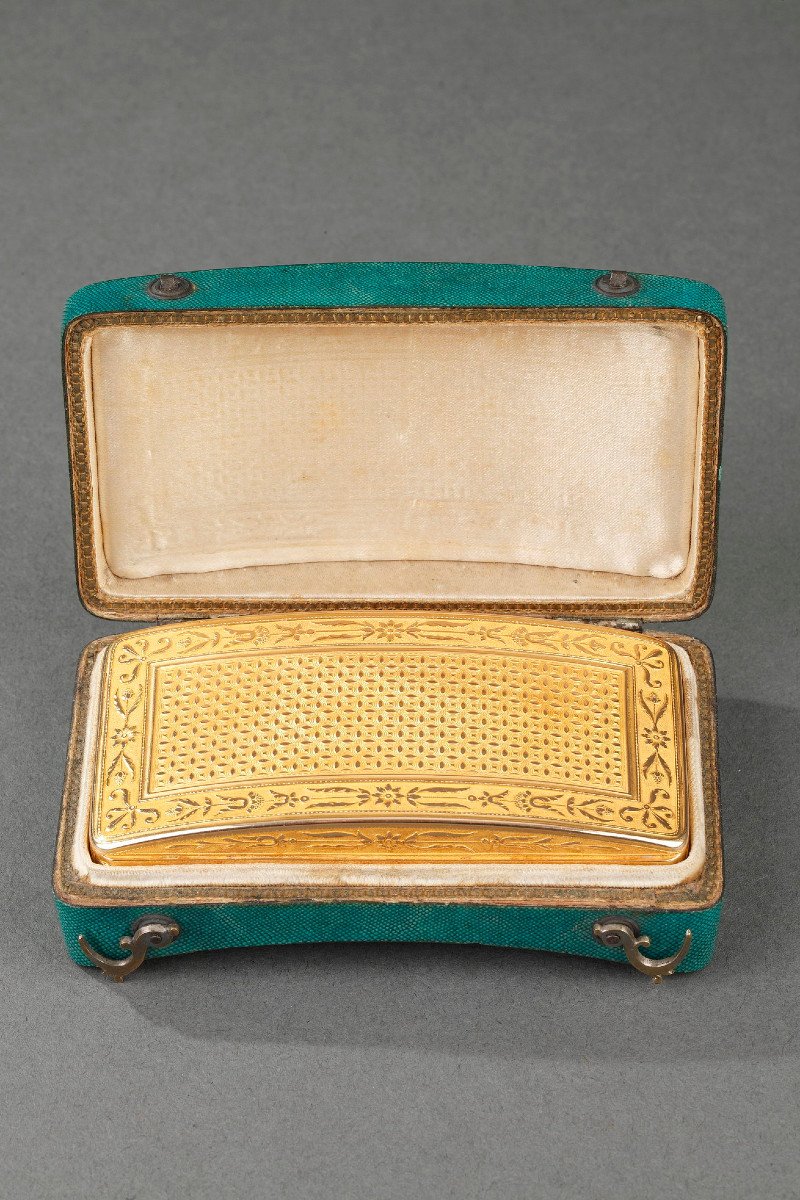 Early 19th Century Curved Gold Snuff-box, Augustin-andré Héguin-photo-2