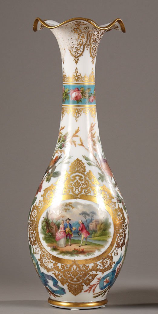 Paire De Vases En Opaline Blanche à Décor Polychrome. Milieu Du XIXème Siècle. -photo-2