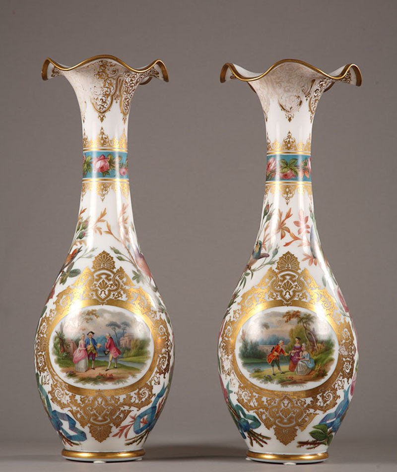 Paire De Vases En Opaline Blanche à Décor Polychrome. Milieu Du XIXème Siècle. -photo-3