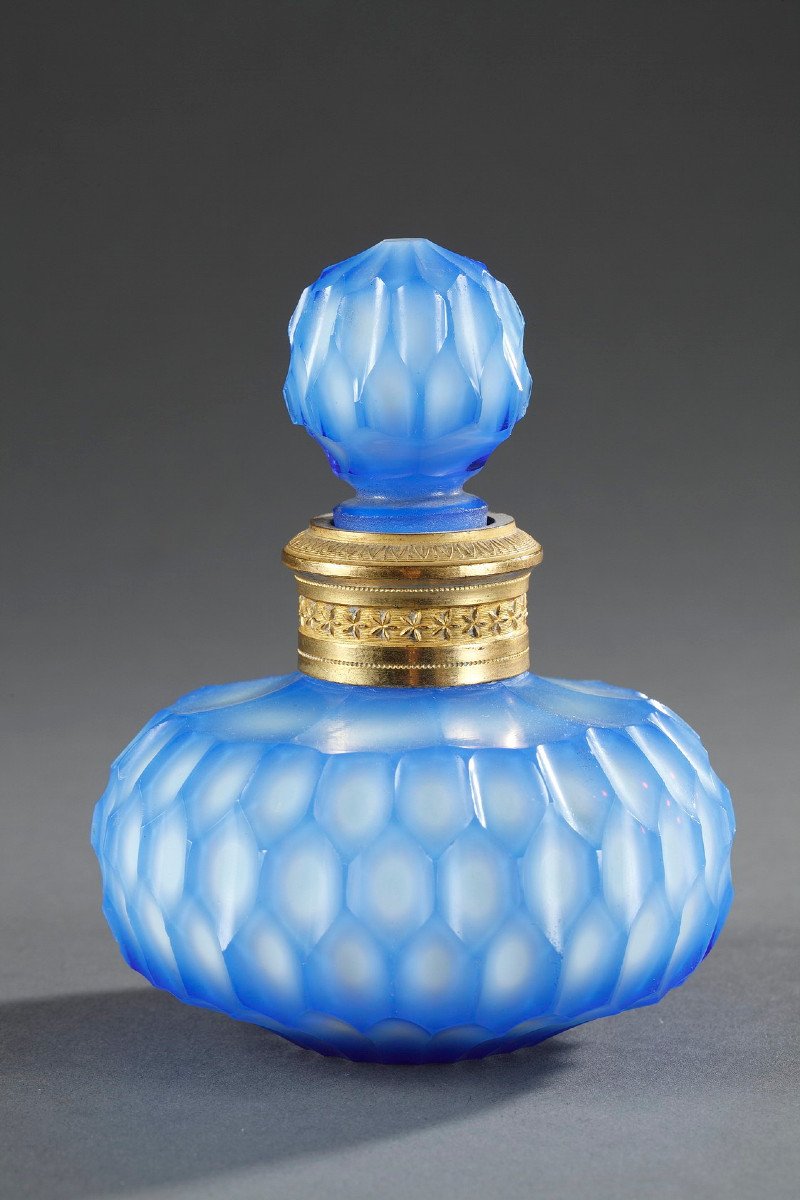 Flask In Opaline Crystal And Overlay Glass -photo-2