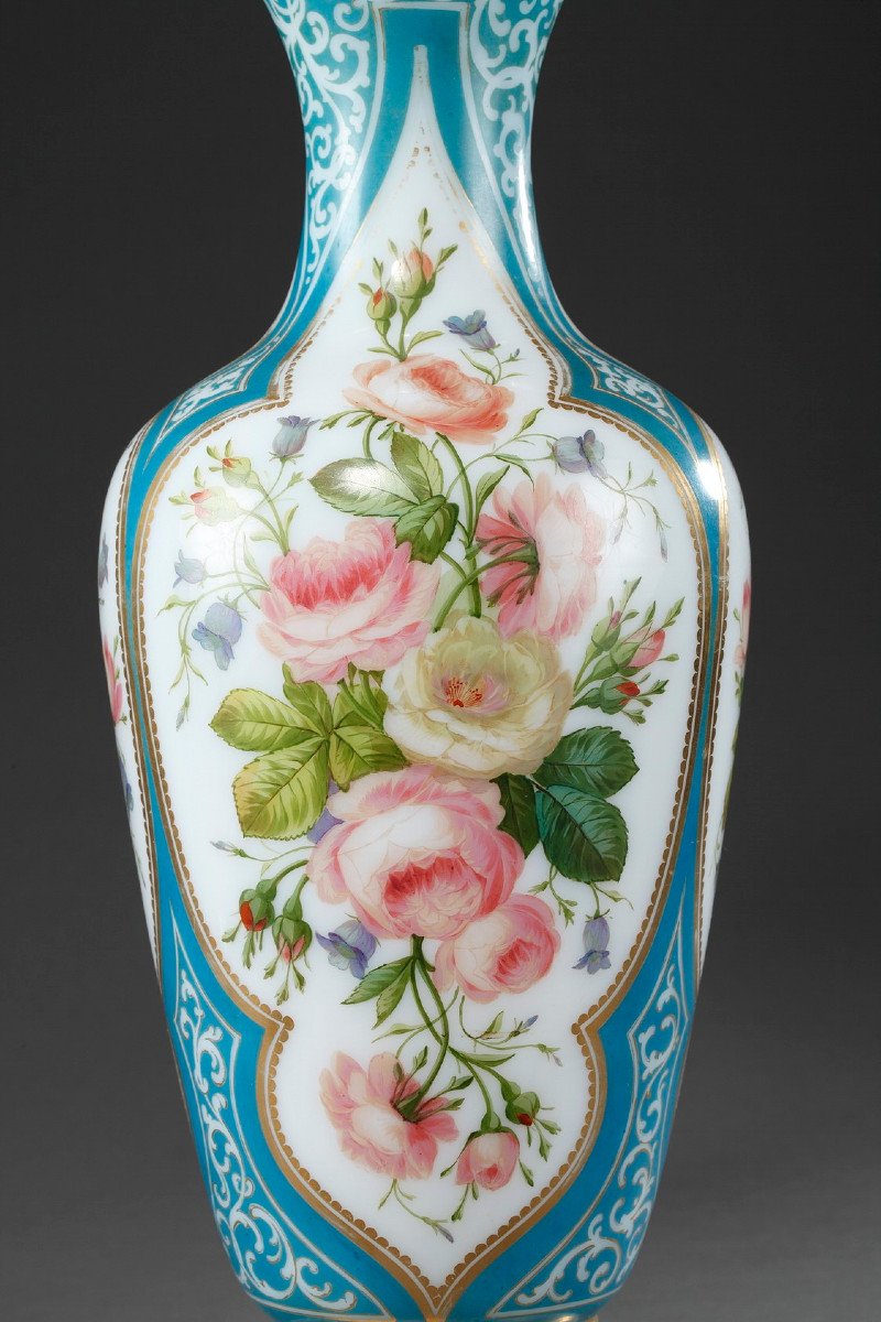 Paire De Vases En Opaline à Décor De Roses. Milieu Du XIXème Siècle. -photo-2