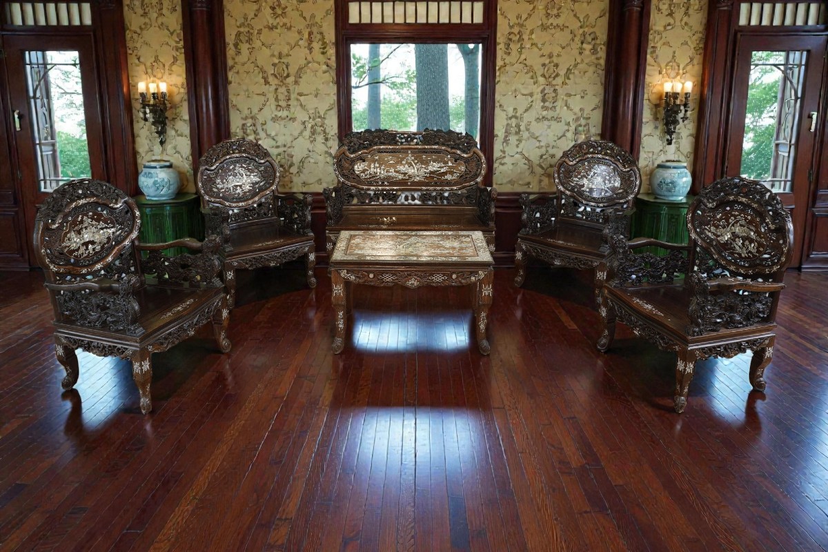 Early 20th Century Indochinese Living Room In Wood And Mother-of-pearl. 