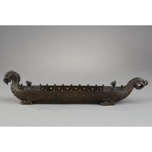 A Patinated Bronze Inkwell In The Shape Of A Dragon, 19 Century.