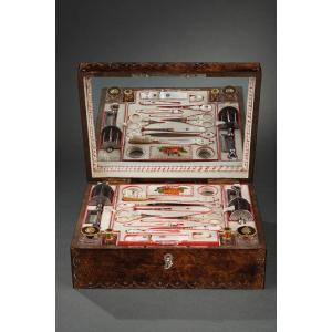Early 19th-century Sewing-set In Amboine Wood, Gold, Mother-of-pearl. Circa 1820 