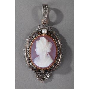 19th Century Cameo On Agate, Gold And Diamond. 