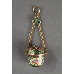 Early 19th Century Vinaigrette In Gold And Enamel. French Restauration. 