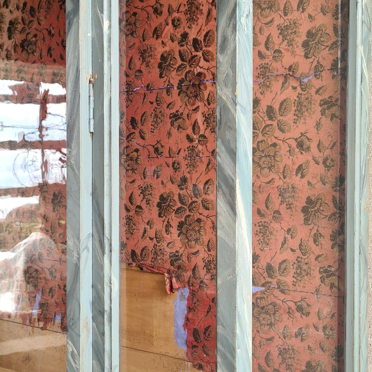 Imitation Marble Wooden Showcase-photo-1