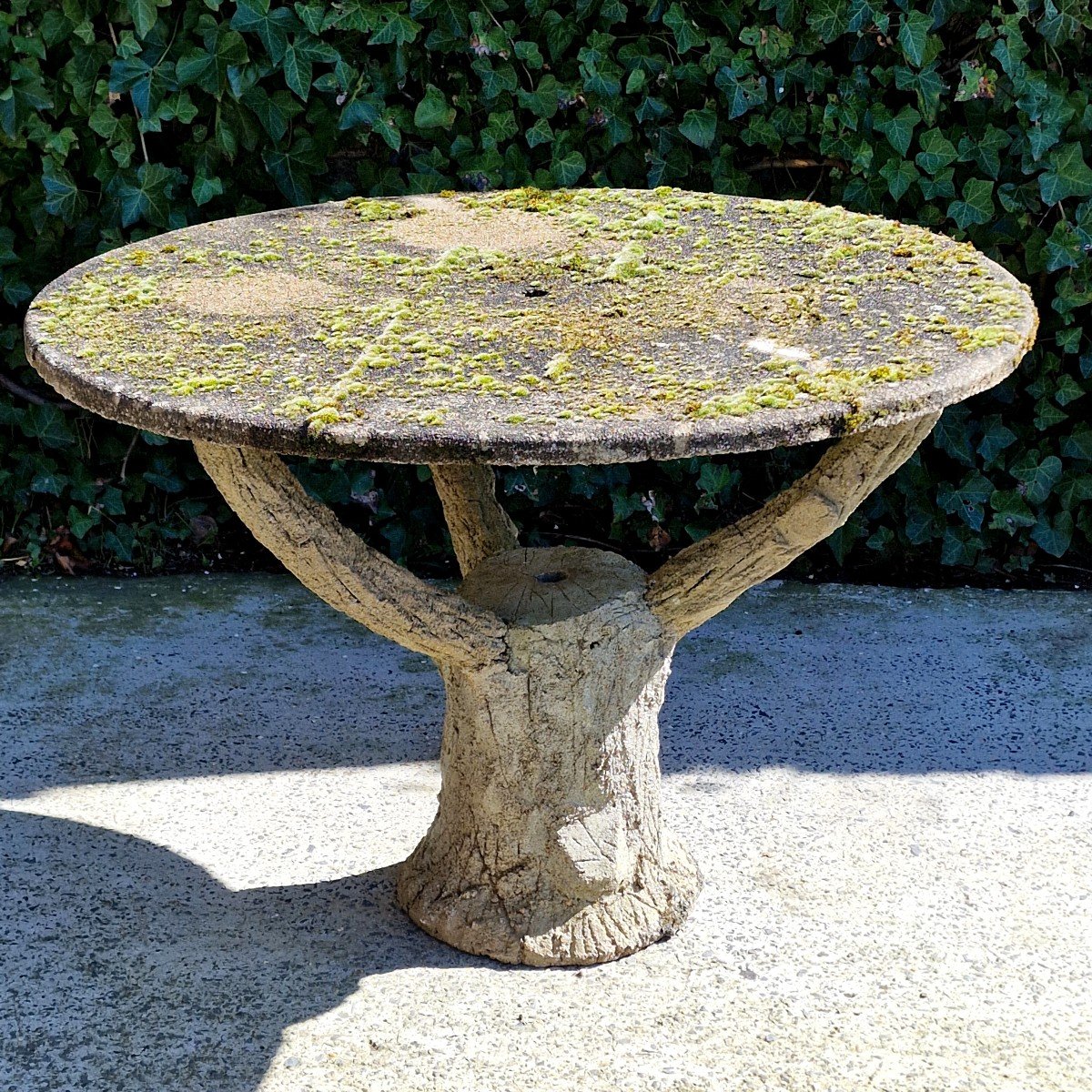 Mossy Faux Wood Table-photo-1