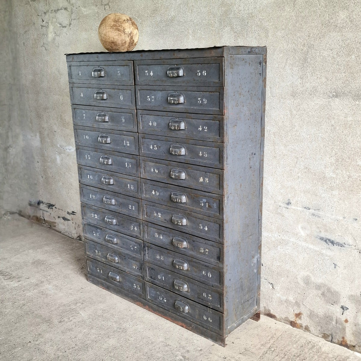 Commode en métal-photo-4