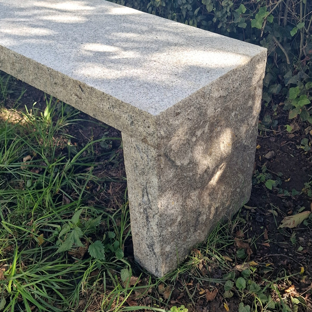 Banc en pierre primitif-photo-7