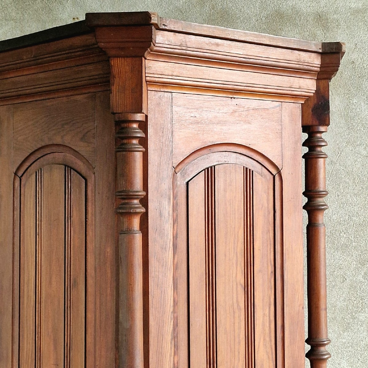 Column/cabinet-photo-5