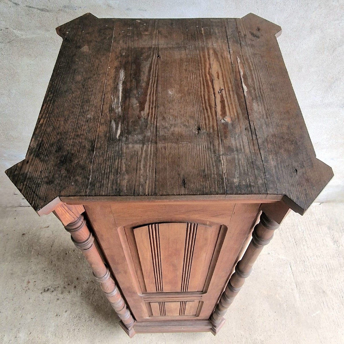 Column/cabinet-photo-6