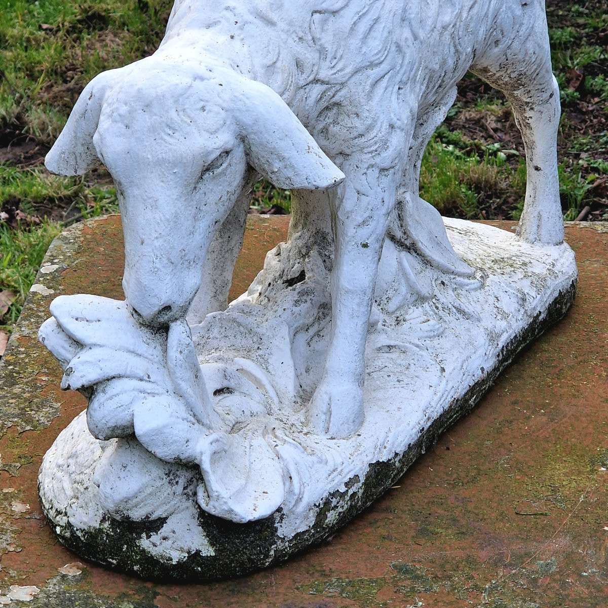 Mouton en pierre moulée-photo-1