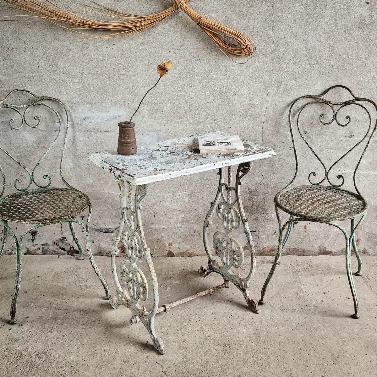 Cast iron console-photo-5