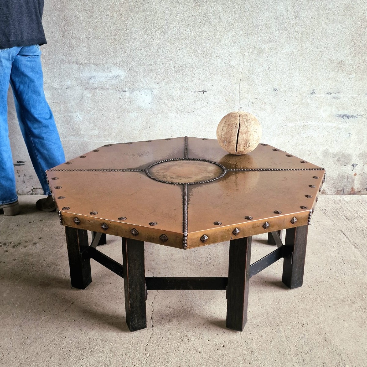 Table basse en cuivre