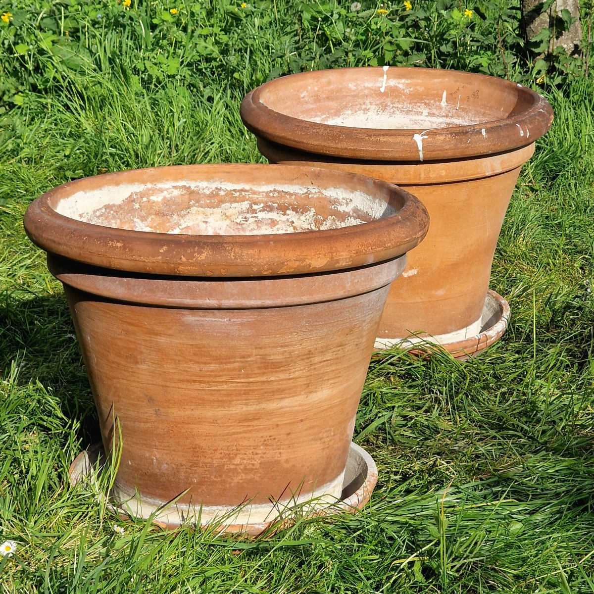 Pair Of Large Terracotta Pots-photo-2