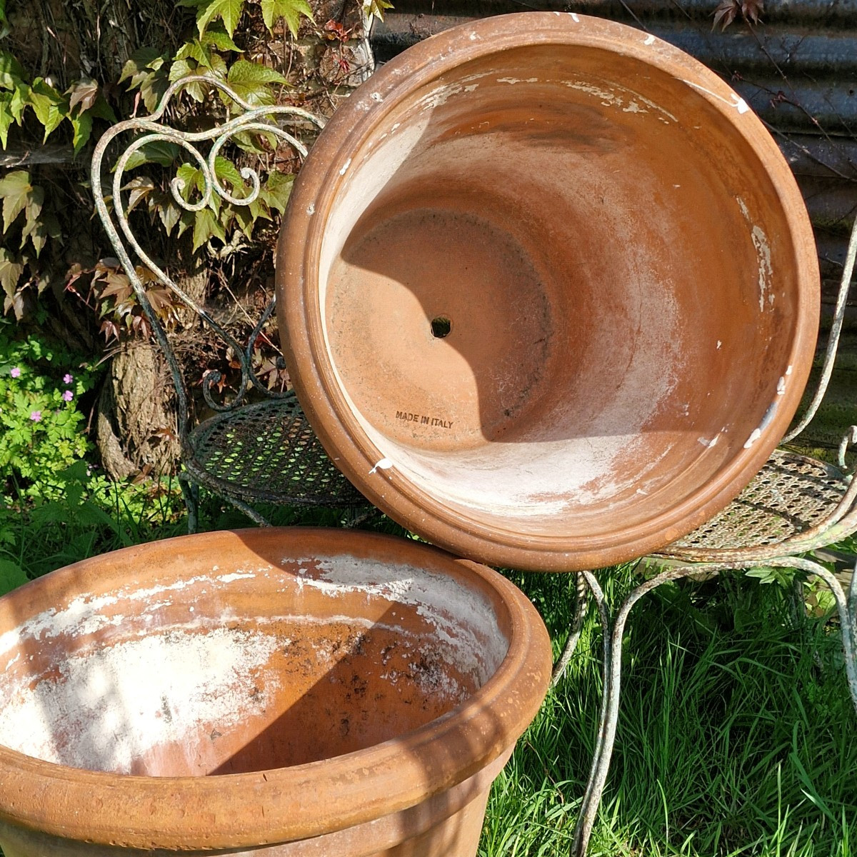 Pair Of Large Terracotta Pots-photo-3