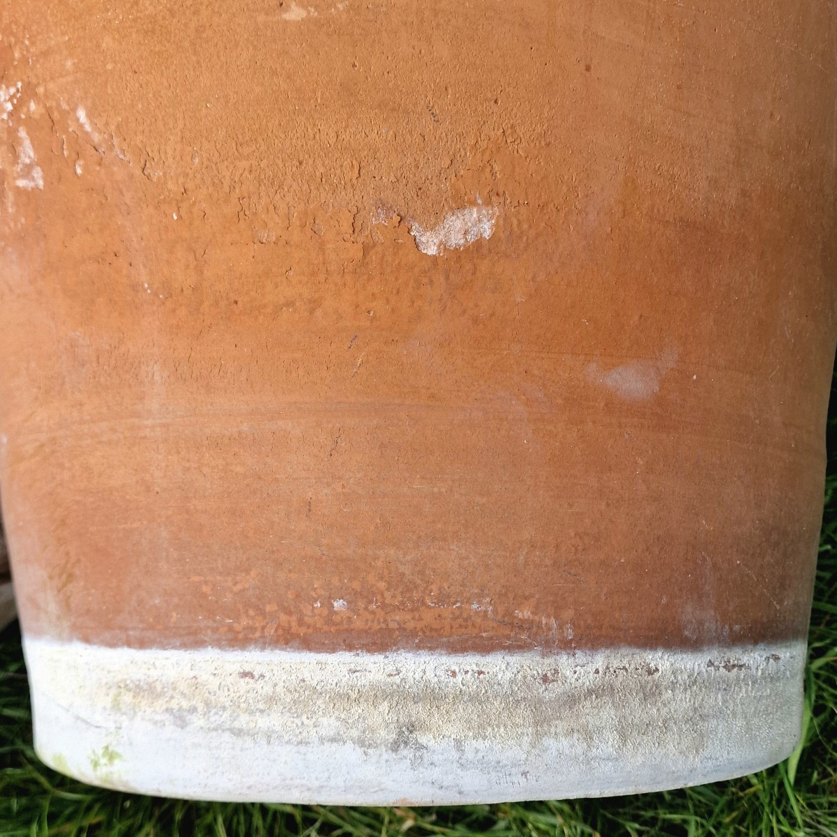 Pair Of Large Terracotta Pots-photo-4