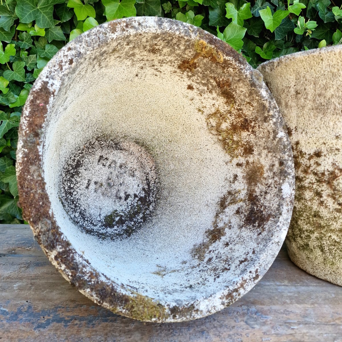 4 Round Planters-photo-3