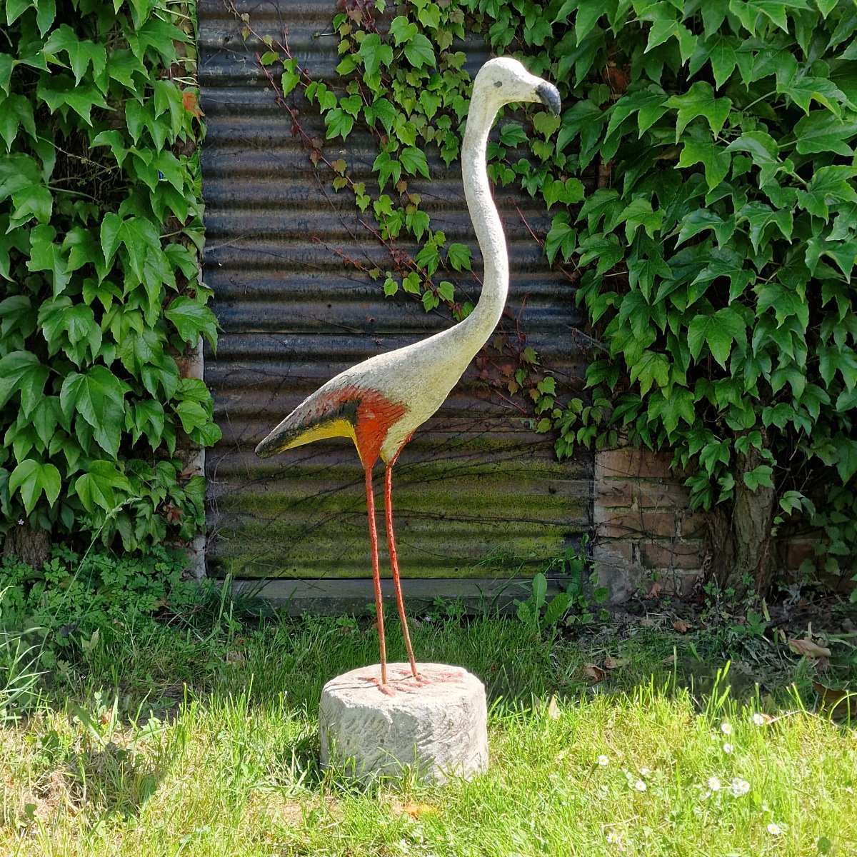Grand flamant rose en pierre reconstituée