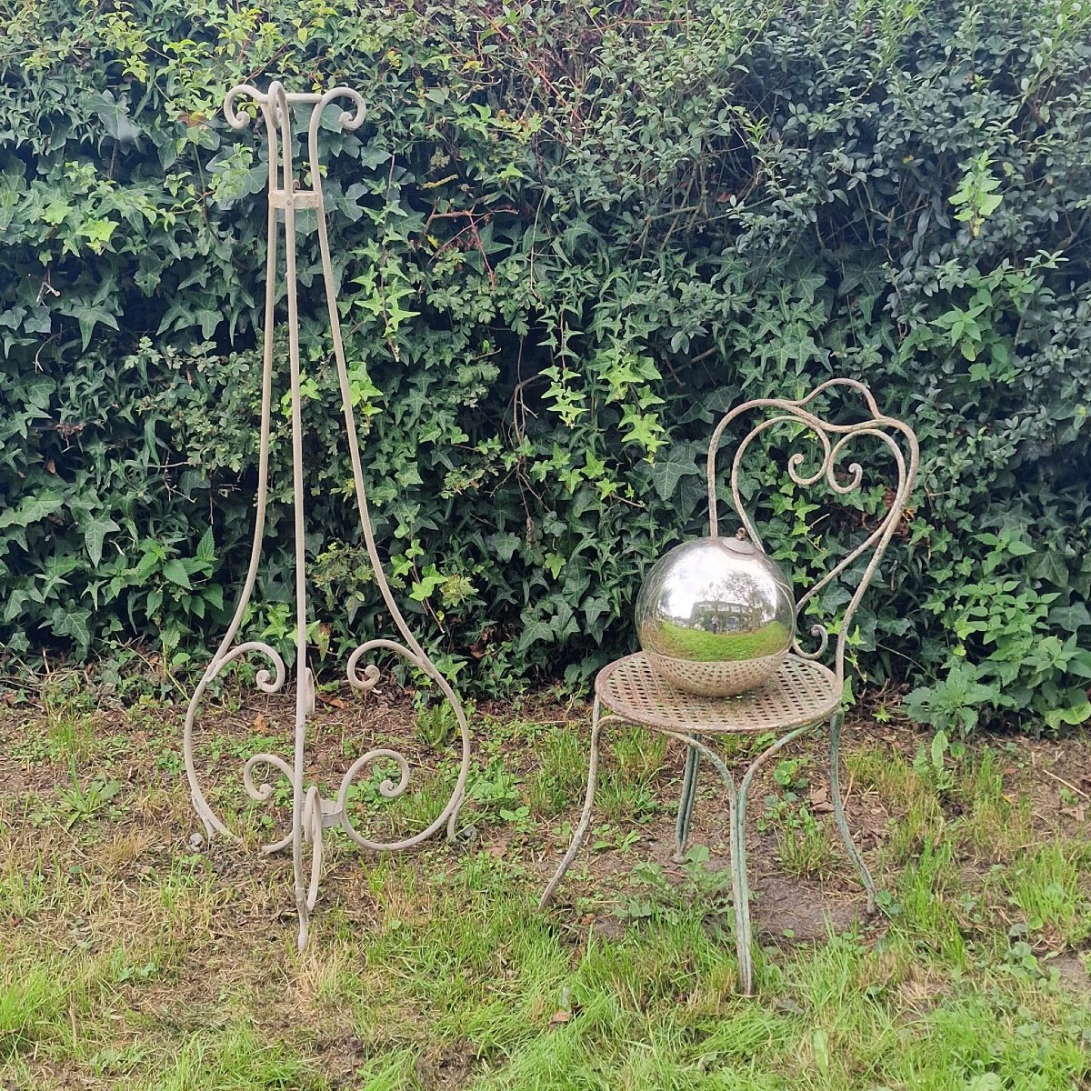 Witch Ball On Stand-photo-2