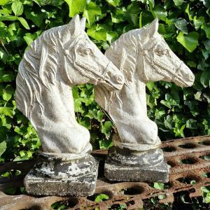 Paire de têtes de cheval 