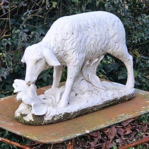 Mouton en pierre moulée