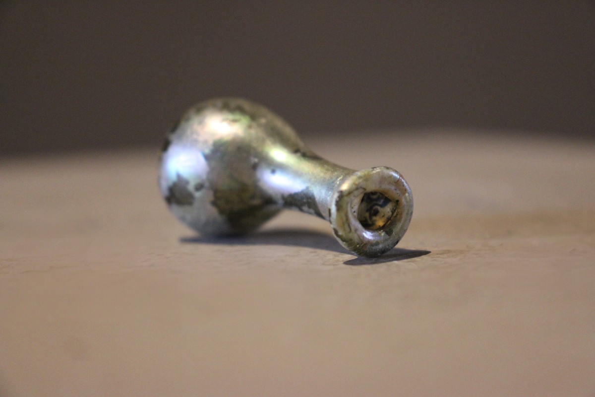 petite fiole en verre médiévale-photo-4