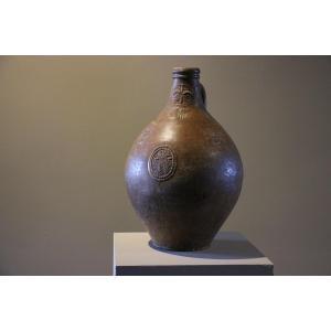 cruche en grès du XVIIe siècle