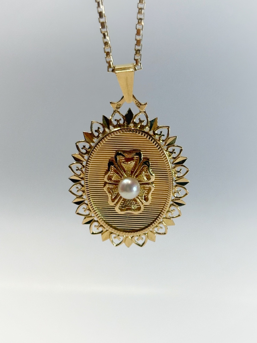 Pendentif ovale or et perle 