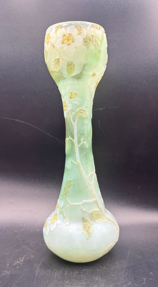 François Théodore LEGRAS - Vase à décor de fleurs de pommier