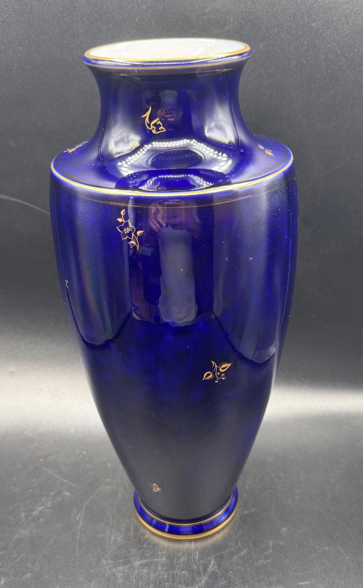 SÈVRES - Vase en porcelaine émaillée bleu et doré-photo-2