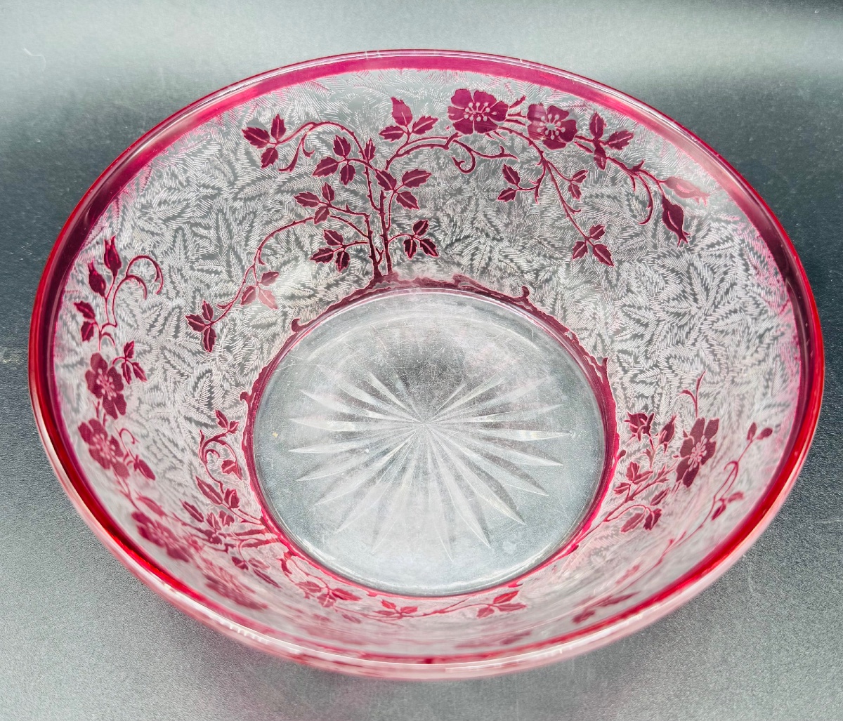 BACCARAT - Coupe en cristal dégagé à l'acide-photo-1