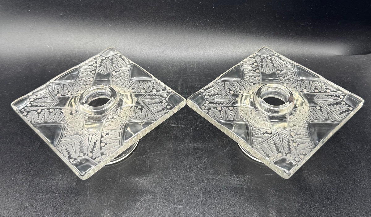 LALIQUE France - Paire de bougeoirs modèle Chantilly