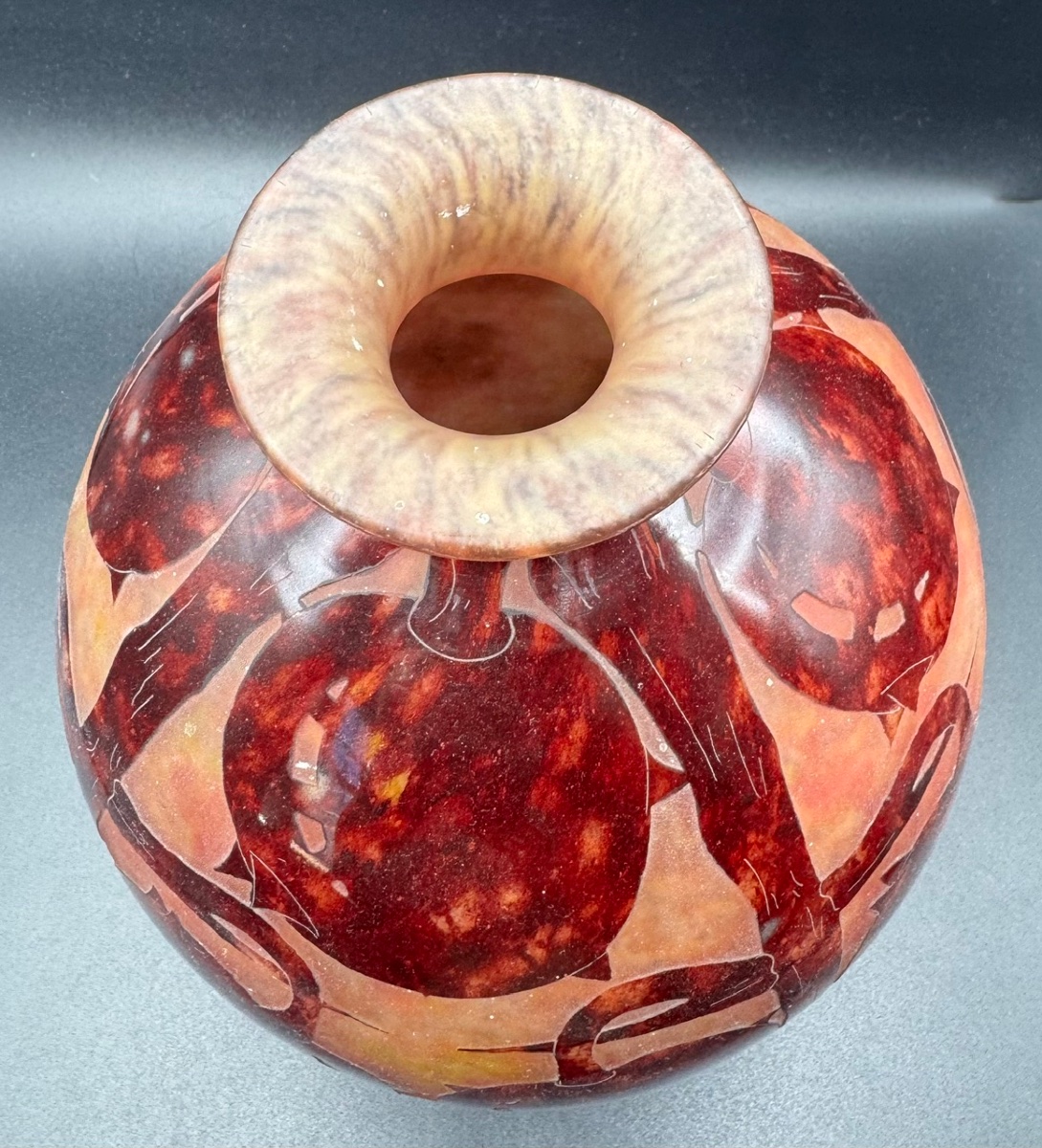 Charles Schneider - Le Verre Français - Vase With Chestnut Design-photo-4