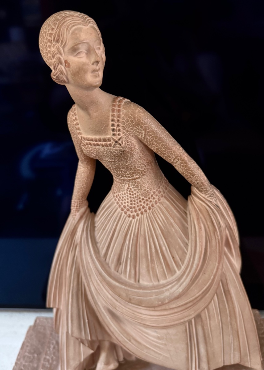 D.h.chiparus - Elegant Young Woman In Terracotta - Reveyrolis - Art Deco Period-photo-3