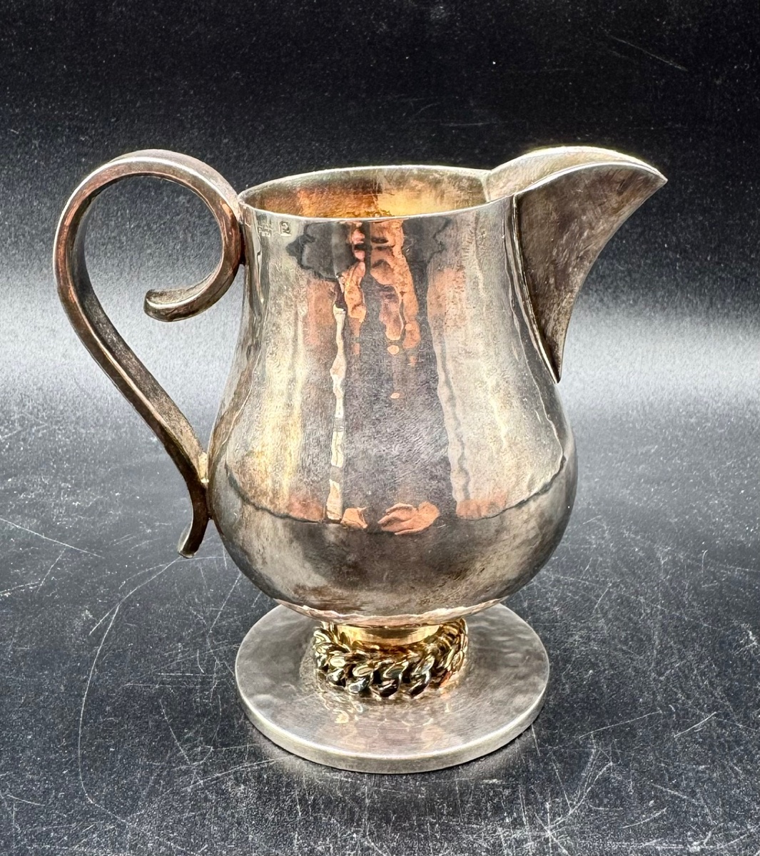 Pierre MEURGEY - Pot à lait métal argenté martelé style Dèsprés Gourmette