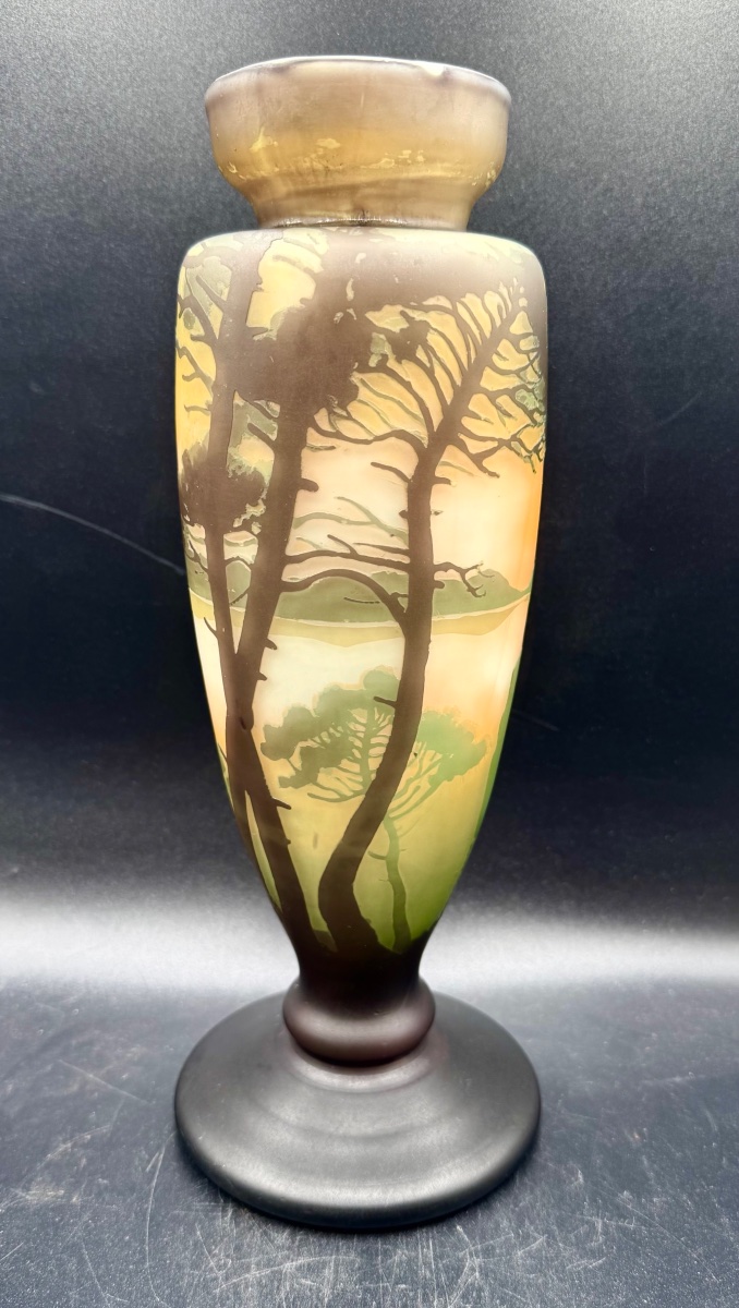 Muller Frères - Vase With A Lake Landscape Design-photo-2
