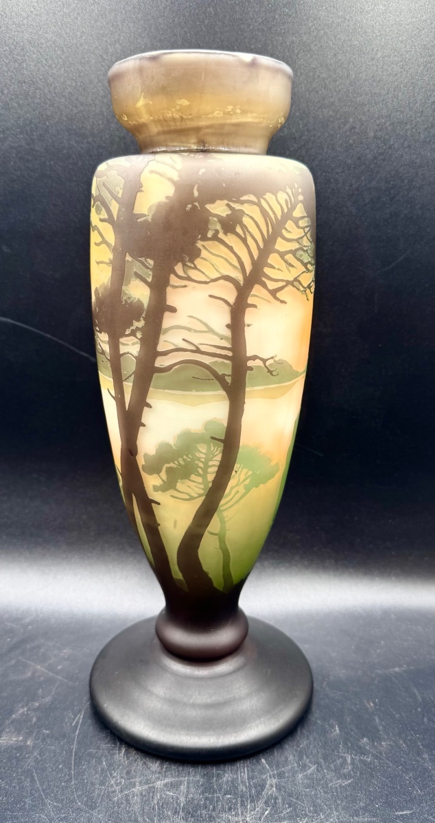 Muller Frères - Vase With A Lake Landscape Design