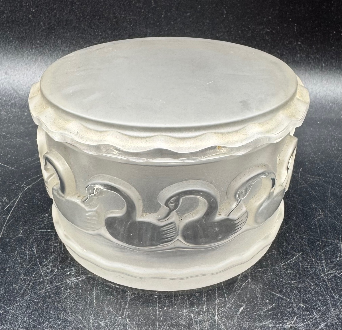 Lalique France - Box / Candy Box With Swan Design-photo-3