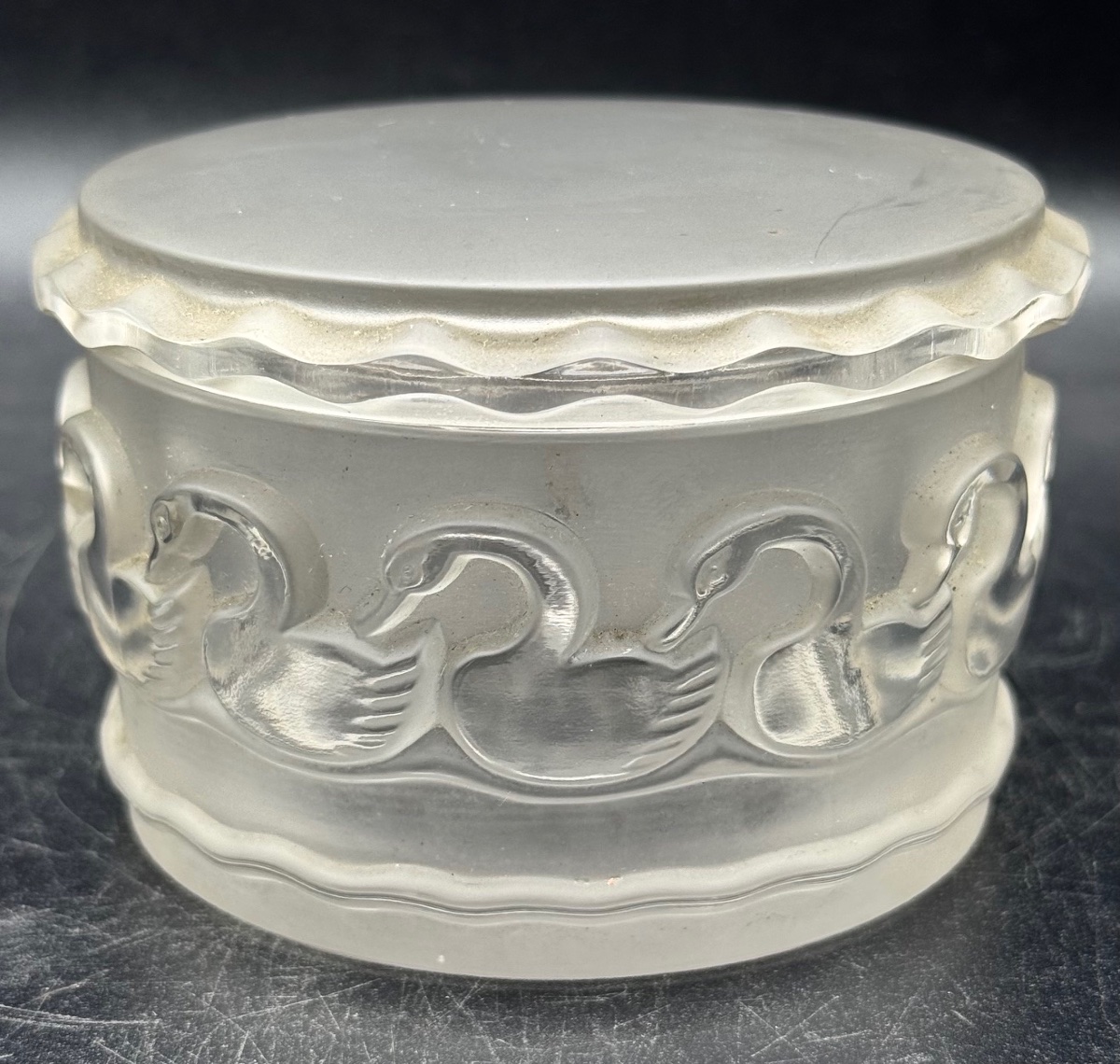 Lalique France - Box / Candy Box With Swan Design