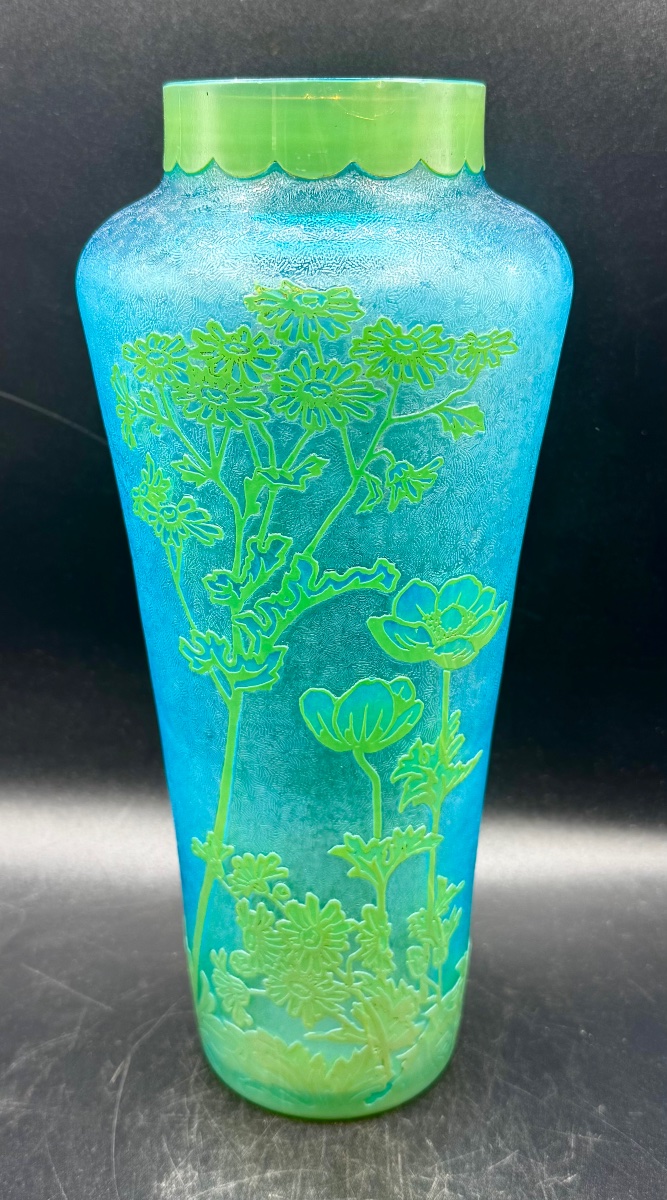 BACCARAT - SAINT-LOUIS ? - Vase d'époque Art Nouveau Cristal  ouraline