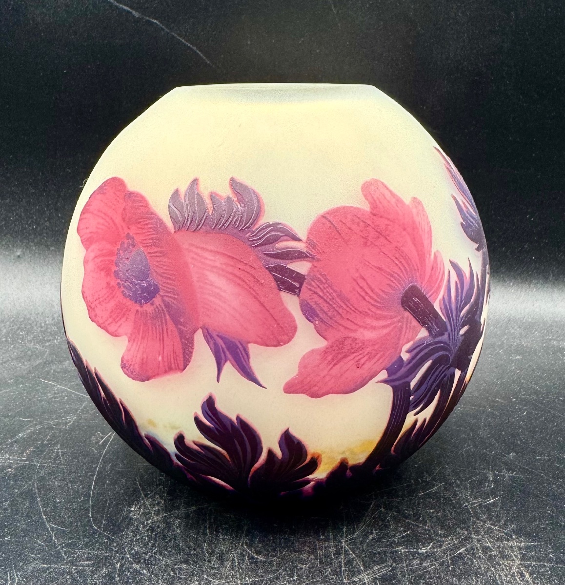 MULLER FRÈRES LUNEVILLE - Vase boule à décor de coquelicots - Époque Art Déco