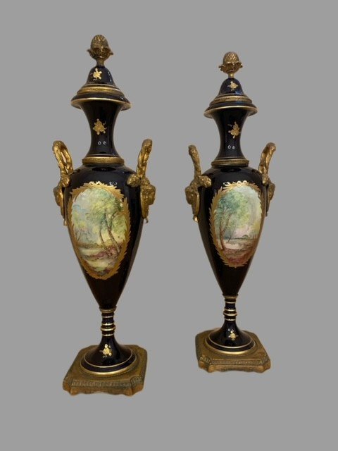 Pair Of Vases With Centerpiece In Sevres Porcelain-photo-2