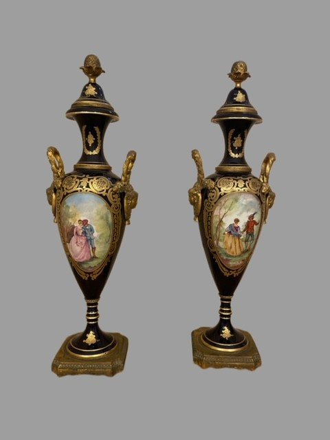Pair Of Vases With Centerpiece In Sevres Porcelain-photo-5