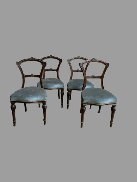 Quatre Chaises -photo-5