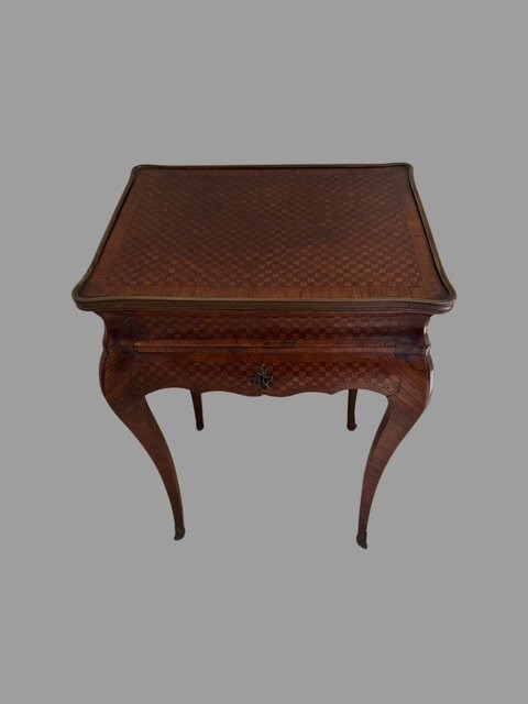 Small Table-photo-3